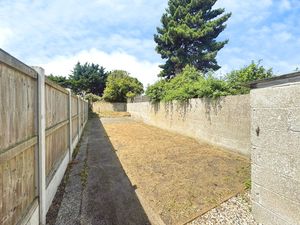 Colne Road- click for photo gallery